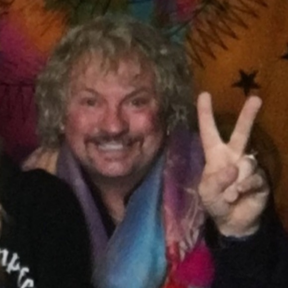 Meet your Posher, Paris - Picture 6 of 7